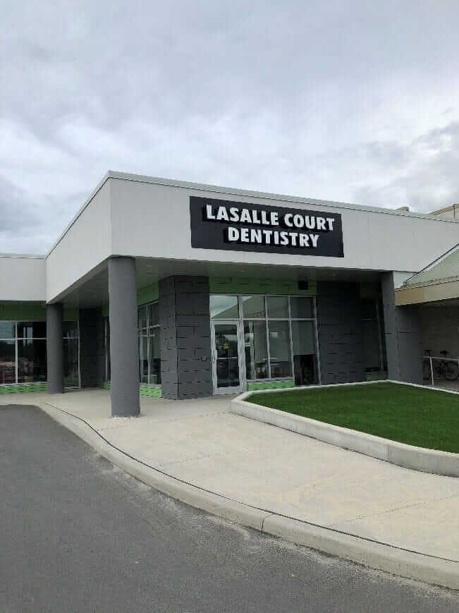 LaSalle Court Dentistry Office Image 1